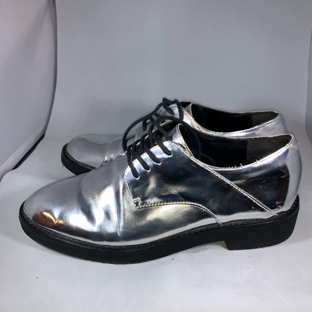 Women’s shoes